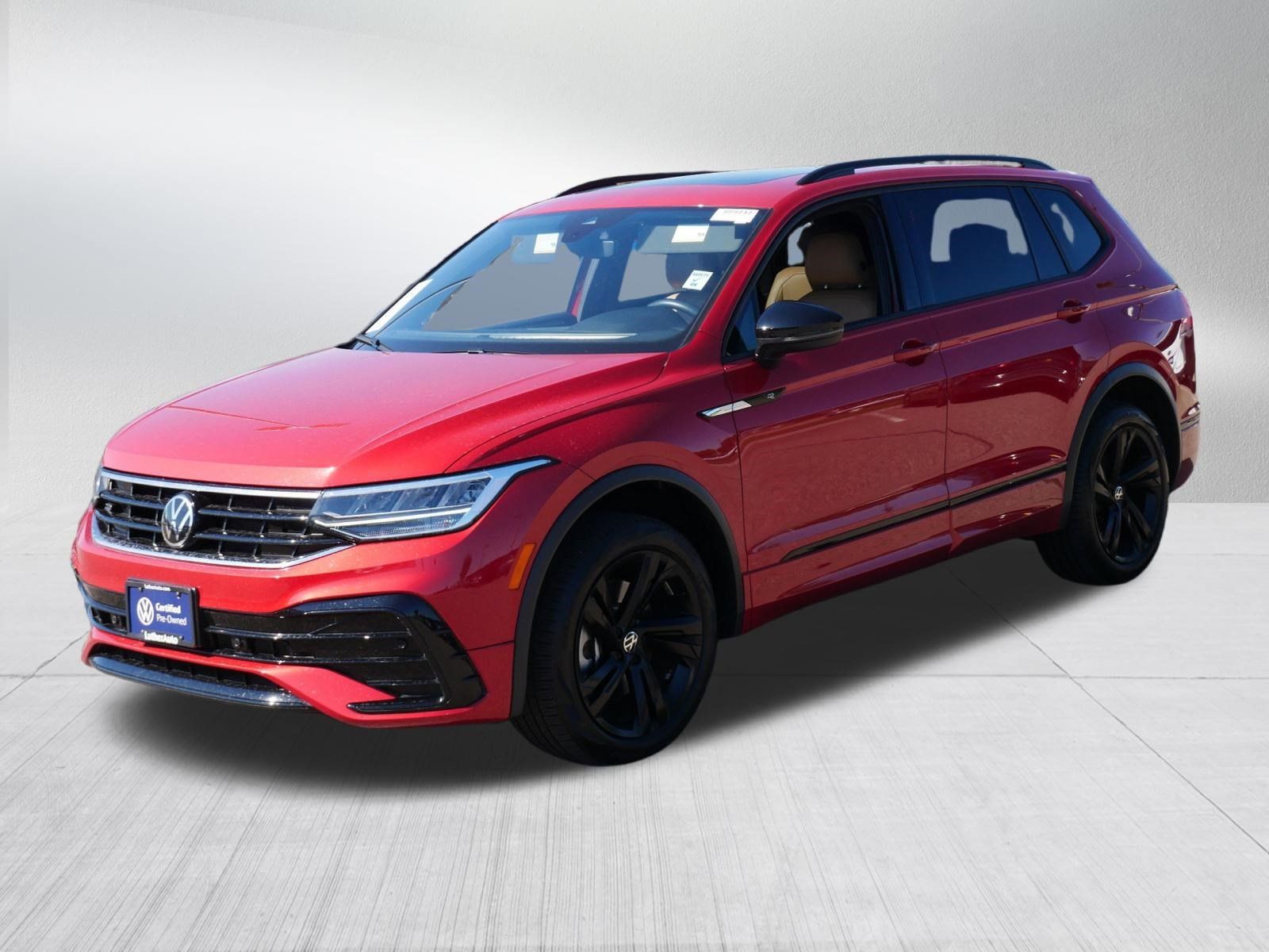 Certified 2024 Volkswagen Tiguan SE R-Line AWD/4WD image 3