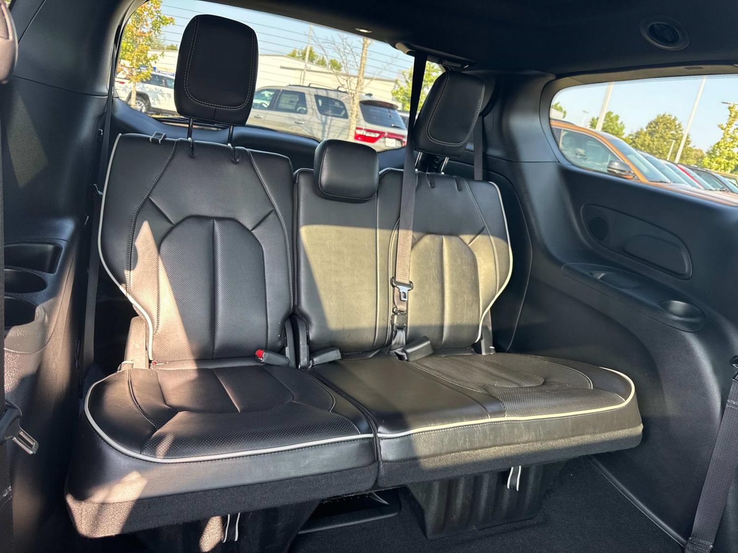 Used 2026 Chrysler Pacifica Limited FWD image 18