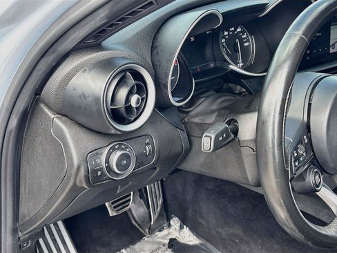Used 2022 Alfa Romeo Giulia Ti w/ Active Assist Plus Package RWD image 10