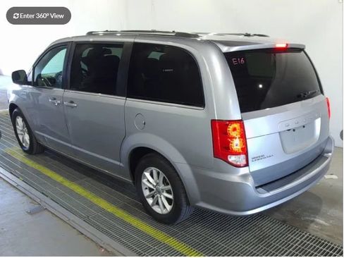 Used 2020 Dodge Grand Caravan SXT FWD image 2