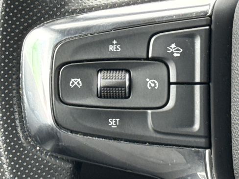 Used 2025 Chevrolet Blazer LT FWD image 19