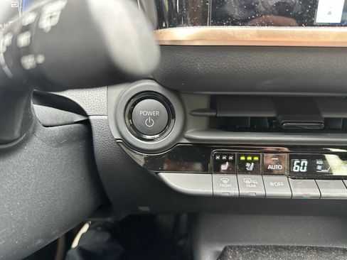 Used 2025 Toyota Crown Signia AWD/4WD image 15