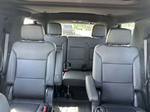 Used 2024 Chevrolet Tahoe Z71 w/ Luxury Package AWD/4WD image 13