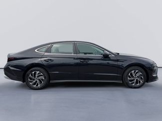 New 2026 Hyundai Sonata Blue FWD video 2