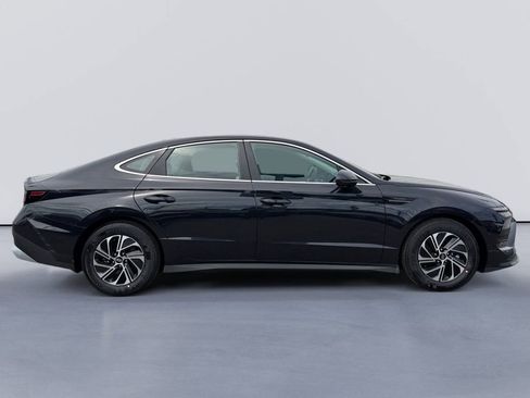 New 2026 Hyundai Sonata Blue FWD image 2