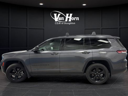 Used 2024 Jeep Grand Cherokee L Limited w/ Black Appearance Package AWD/4WD image 4