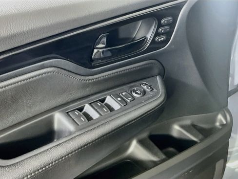 Used 2023 Honda Odyssey Touring image 18