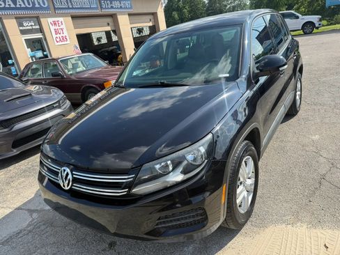 Used 2013 Volkswagen Tiguan S FWD image 2