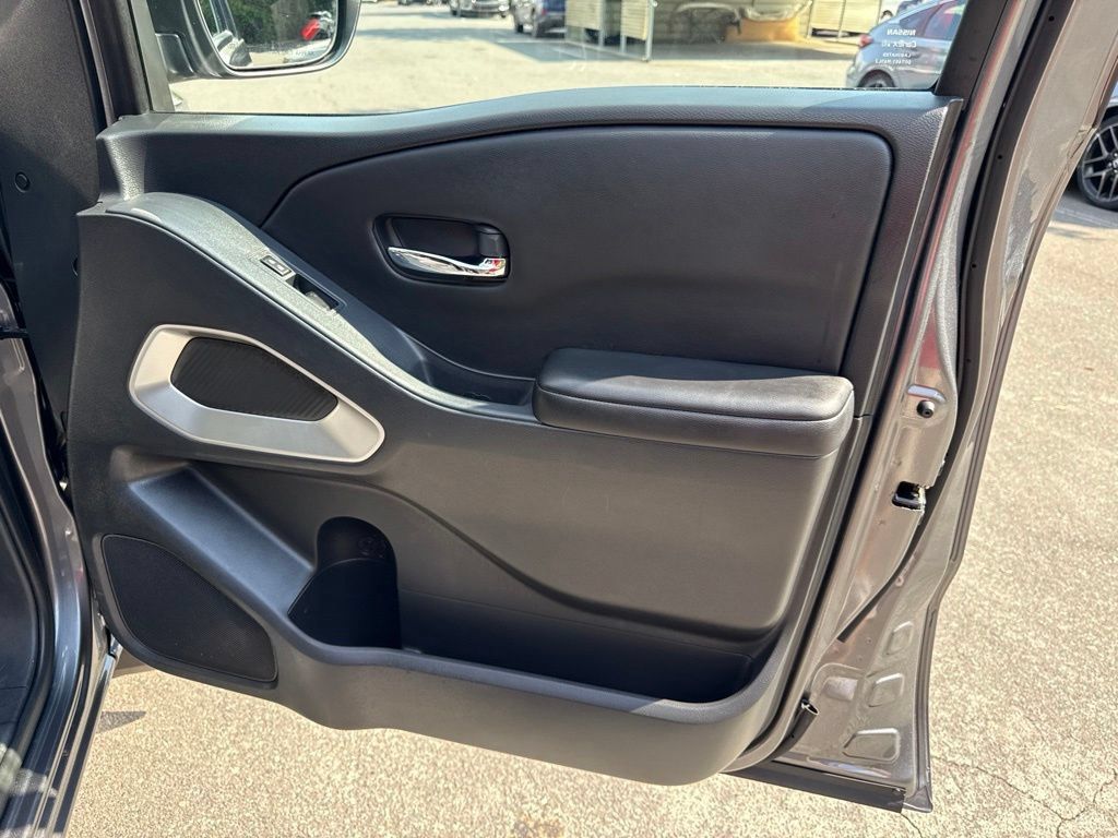 Certified 2025 Nissan Frontier SV w/ SV Convenience Package RWD image 33