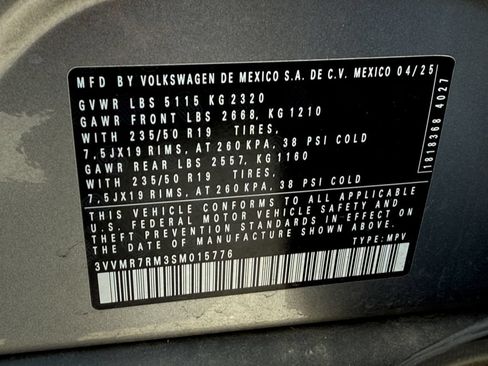 Used 2025 Volkswagen Tiguan SE AWD/4WD image 28