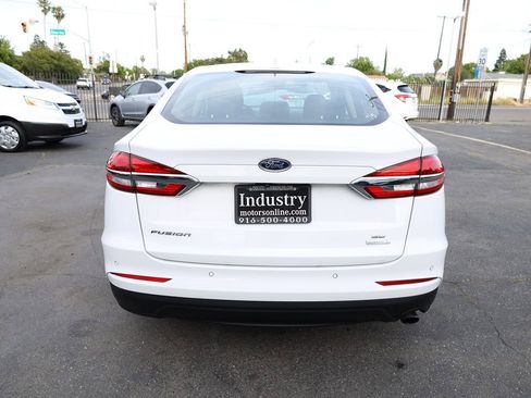 Used 2020 Ford Fusion SE FWD image 5