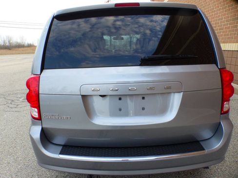 Used 2019 Dodge Grand Caravan SE image 8