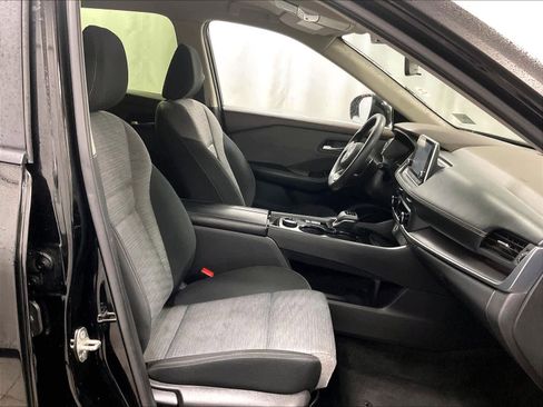 Certified 2023 Nissan Rogue SV image 11