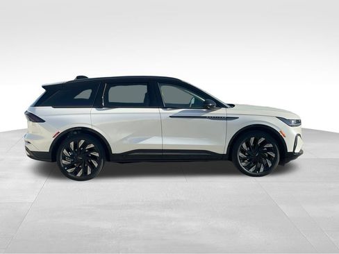 New 2026 Lincoln Nautilus Reserve w/ Jet Appearance Package image 6