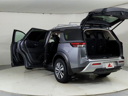 Used 2023 Nissan Pathfinder SL image 11