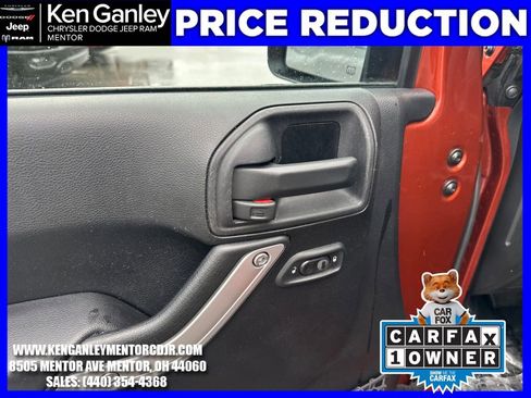 Used 2014 Jeep Wrangler Unlimited Sahara w/ Connectivity Group image 11