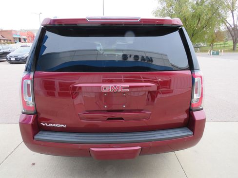 Used 2018 GMC Yukon SLT w/ Open Road Package image 12