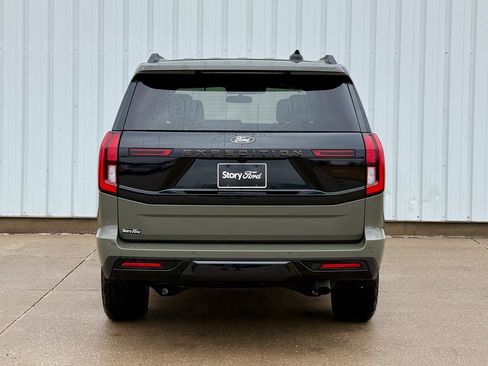 Used 2025 Ford Expedition Tremor image 5