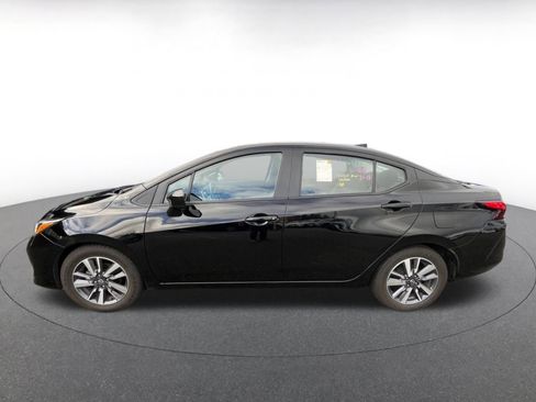 Used 2025 Nissan Versa SV image 4