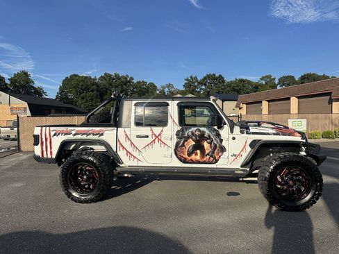 Used 2020 Jeep Gladiator Rubicon AWD/4WD image 4