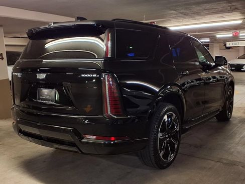 Used 2026 Cadillac Escalade IQL Sport 2 w/ LPO, Premium Carpet Package AWD/4WD image 7