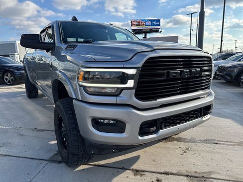 Used 2022 RAM 3500 Laramie AWD/4WD image 3
