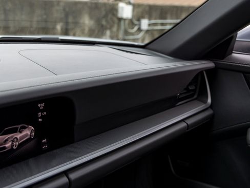 Certified 2022 Porsche 911 Carrera image 38