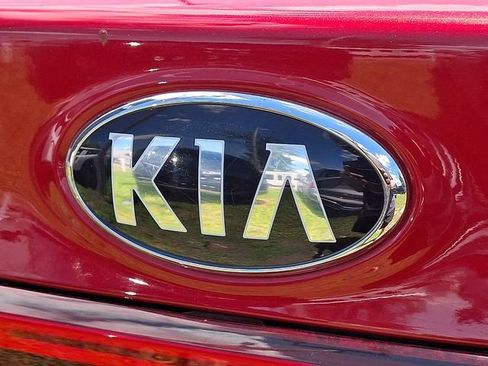 Used 2020 Kia Forte LXS FWD image 29