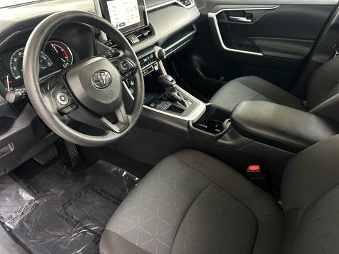 Used 2025 Toyota RAV4 XLE FWD image 9