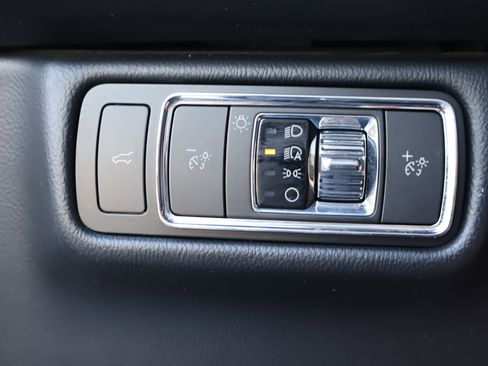 Used 2021 Lincoln Aviator 2WD w/ Elements Package image 25