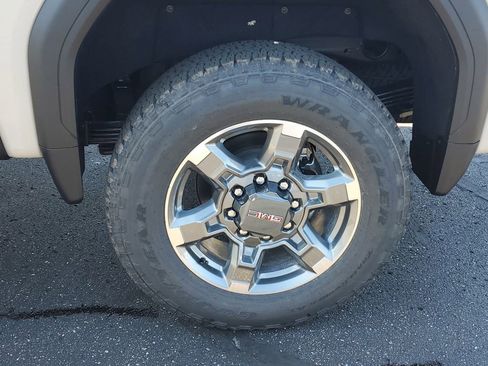 New 2026 GMC Sierra 2500 SLE w/ SLE Value Package; image 5