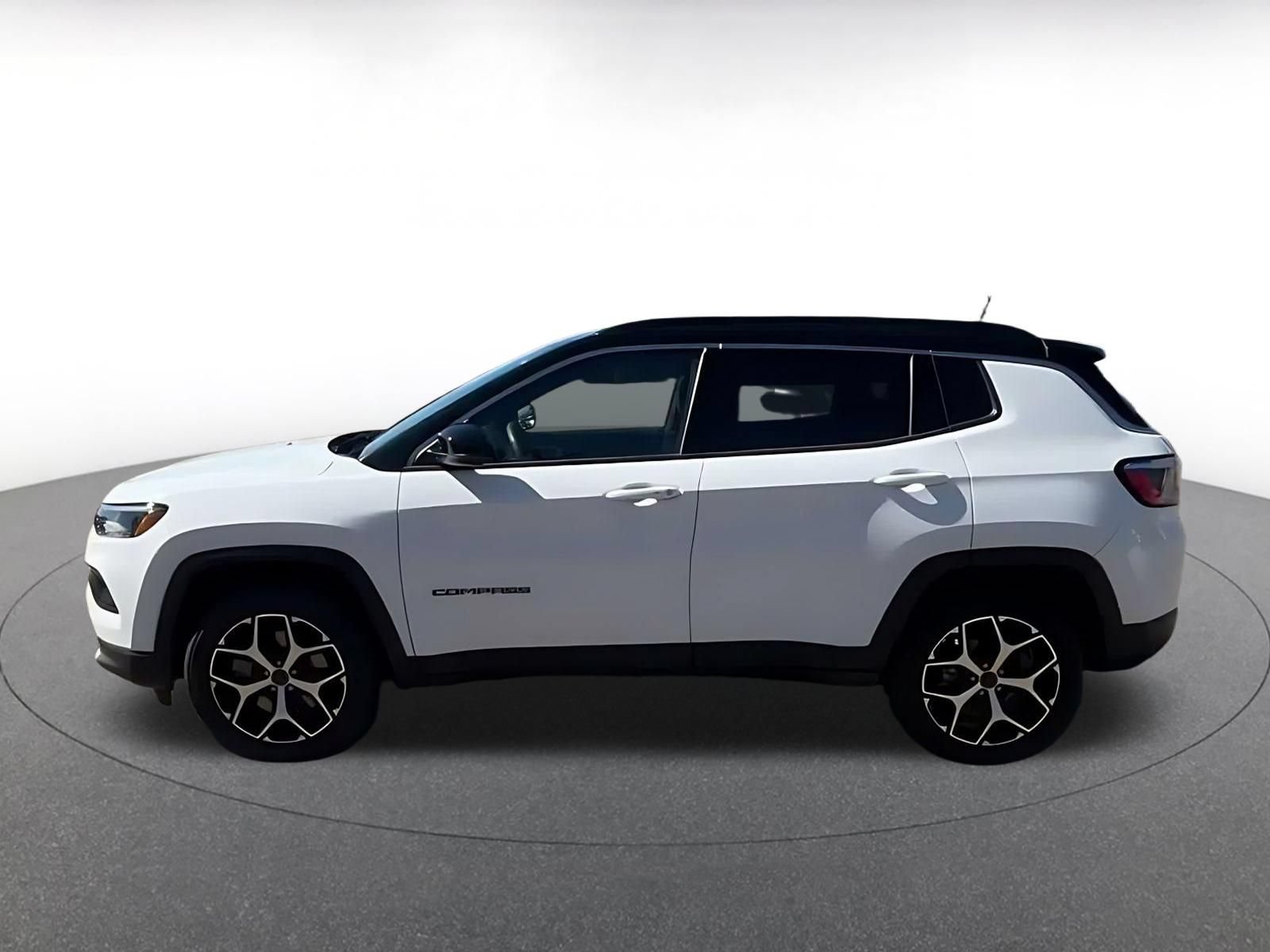 Used 2025 Jeep Compass Limited AWD/4WD image 8