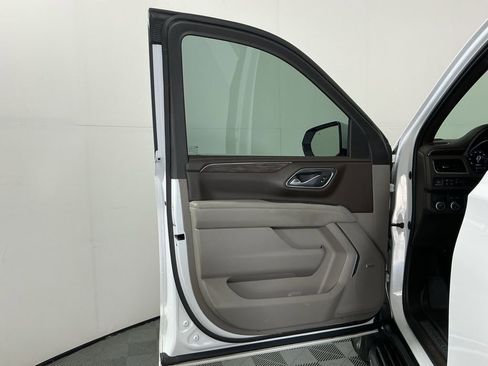 Used 2022 Chevrolet Tahoe LT w/ LT Signature Package image 19