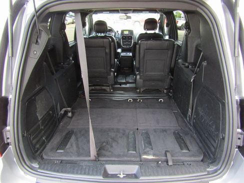 Used 2017 Dodge Grand Caravan GT image 34