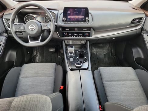 Used 2023 Nissan Rogue SV image 12