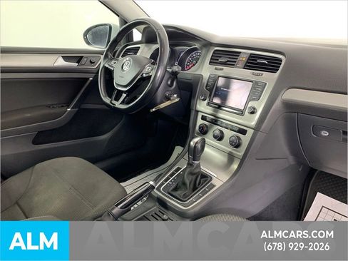 Used 2016 Volkswagen Golf S image 37