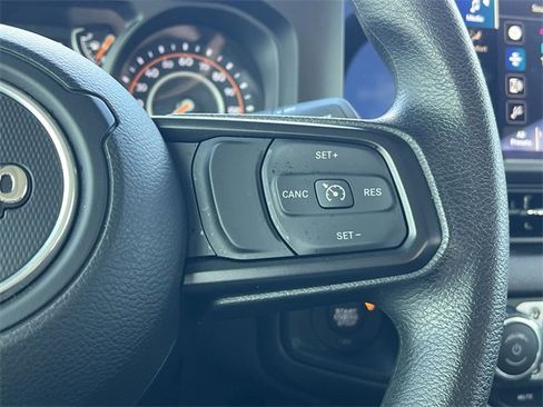 Used 2025 Jeep Gladiator Sport image 19