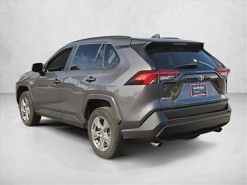 Used 2022 Toyota RAV4 XLE AWD/4WD image 8