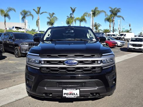 Used 2023 Ford Expedition Max XLT image 7