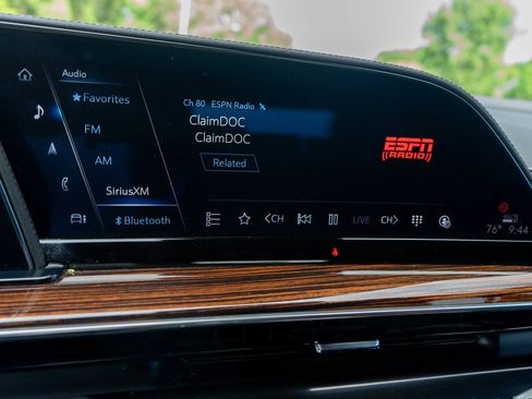 Used 2022 Cadillac Escalade ESV Luxury AWD/4WD image 21