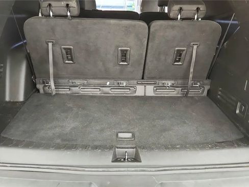 Used 2023 Chevrolet Traverse LT FWD image 19