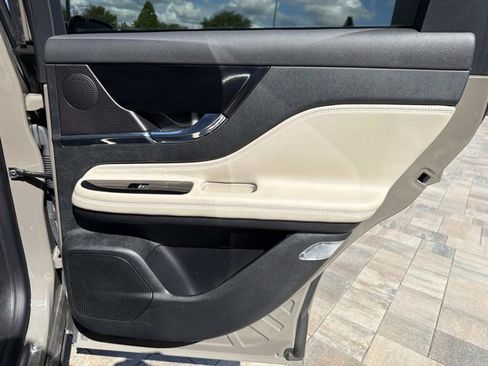 New 2026 Lincoln Corsair Premiere FWD image 21
