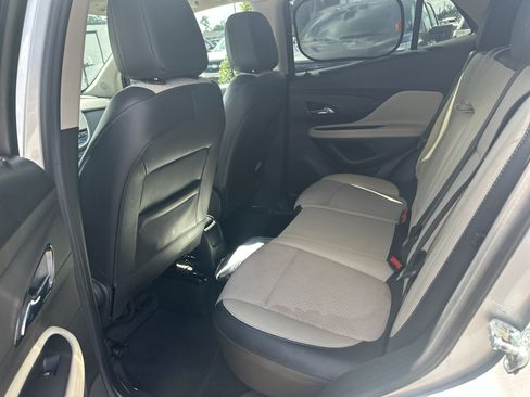 Used 2020 Buick Encore Preferred FWD image 5