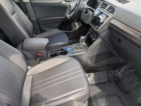 Used 2024 Volkswagen Tiguan Wolfsburg Edition image 30