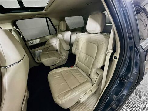 Used 2021 Lincoln Navigator Reserve w/ Luxury Package AWD/4WD image 32