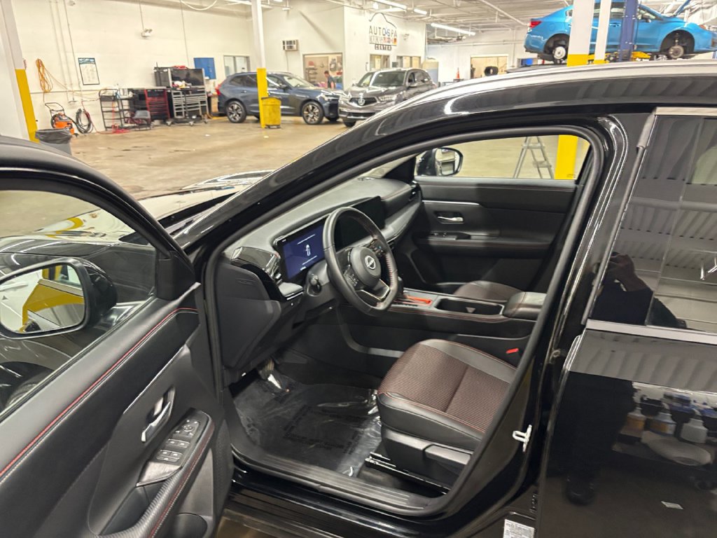 Used 2025 Nissan Kicks SR AWD/4WD image 10