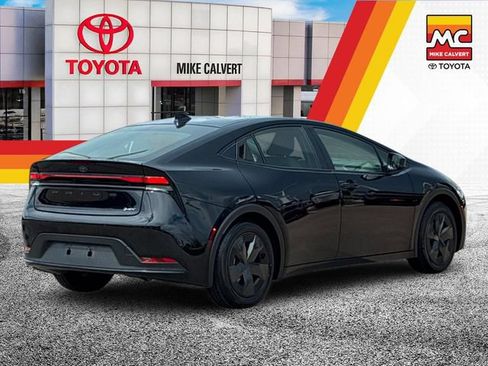 Used 2026 Toyota Prius LE FWD image 5