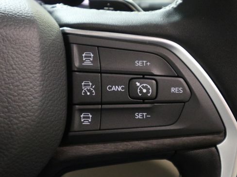 New 2025 Jeep Grand Cherokee L Limited w/ Luxury Tech Group II image 31