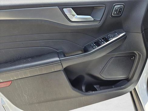 Used 2024 Ford Escape Active w/ Tech Pack #2 FWD image 9