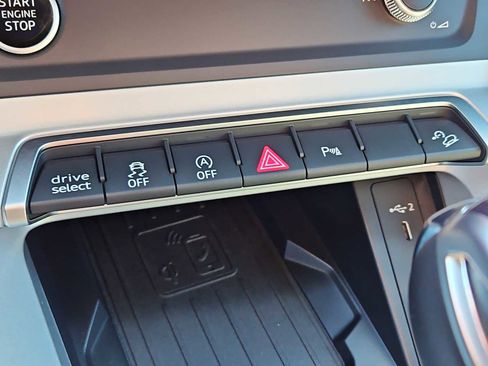 Used 2025 Audi Q3 2.0T Premium w/ Convenience Package image 19